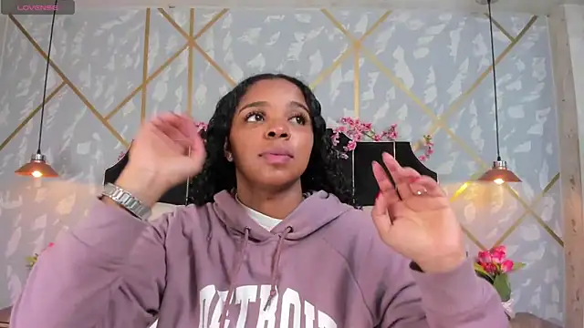 LisaMendez online show from April 17, 2026, 4:15 am