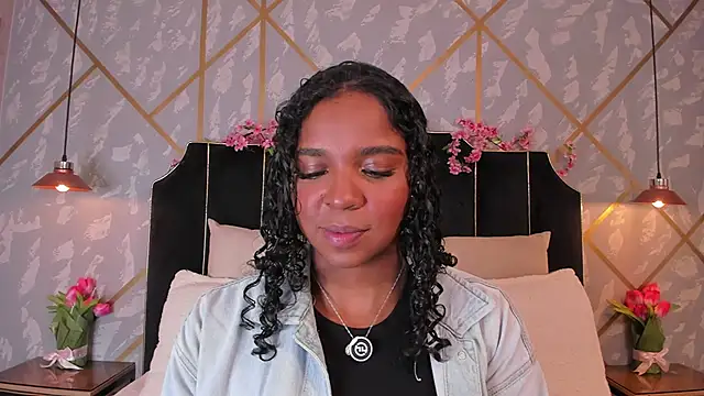 LisaMendez online show from April 19, 2026, 4:01 am