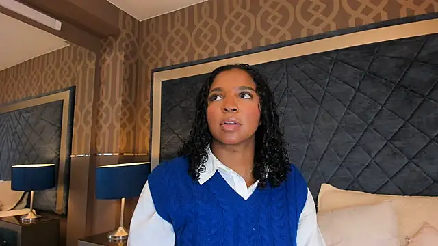 Snapshot of LisaMendez chatting on July 19, 2026, 4:05 am LisaMendez online show from July 19, 2026, 4:05 am