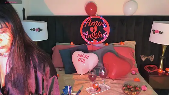 kiraGeiner online show from September 20, 2025, 4:41 pm