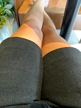 sharon-Hanna online show from December 21, 2025, 1:02 am