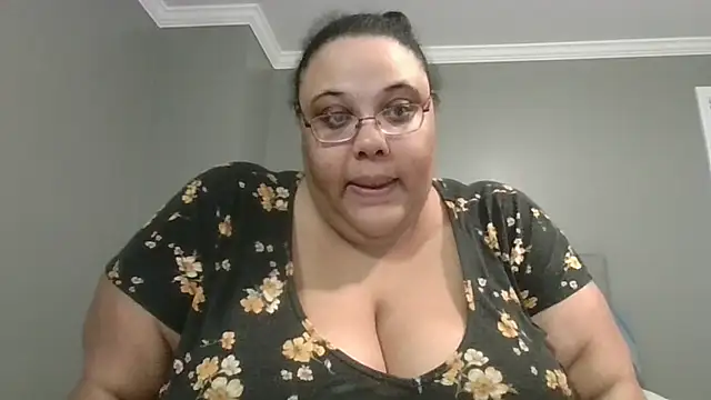 Snapshot of SexyBBW10790 chatting on March 4, 2026, 12:11 pm SexyBBW10790 online show from March 4, 2026, 12:11 pm