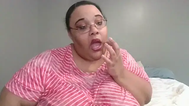 Snapshot of SexyBBW10790 chatting on March 14, 2026, 12:10 pm SexyBBW10790 online show from March 14, 2026, 12:10 pm