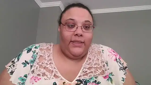 Snapshot of SexyBBW10790 chatting on April 4, 2026, 2:03 pm SexyBBW10790 online show from April 4, 2026, 2:03 pm