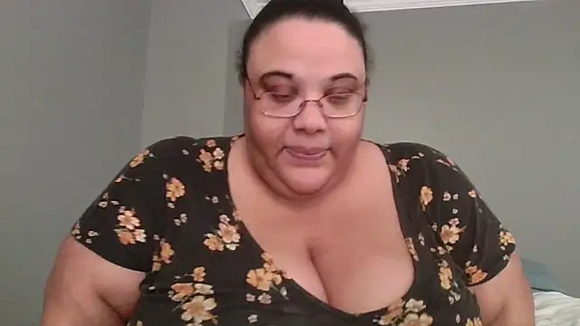 Snapshot of SexyBBW10790 chatting on April 7, 2026, 2:06 pm SexyBBW10790 online show from April 7, 2026, 2:06 pm