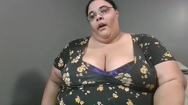 Snapshot of SexyBBW10790 chatting on April 29, 2026, 2:04 am SexyBBW10790 online show from April 29, 2026, 2:04 am