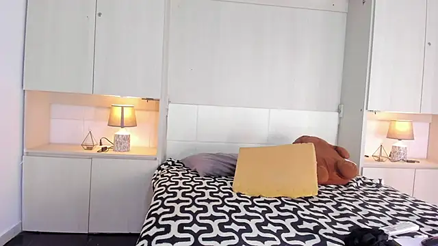 JoyceBlake online show from November 21, 2025, 8:18 pm