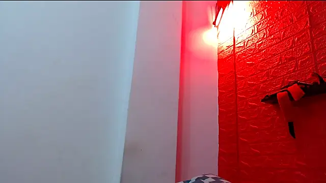 bdsmforever18 online show from November 4, 2025, 2:21 am