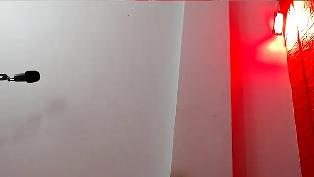 Snapshot of bdsmforever18 chatting on February 7, 2026, 2:26 am bdsmforever18 online show from February 7, 2026, 2:26 am