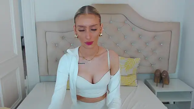 Snapshot of NatalieSensual chatting on April 23, 2026, 8:46 am NatalieSensual online show from April 23, 2026, 8:46 am