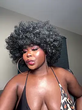 WomanNextdoor1 online show from May 6, 2026, 1:47 am