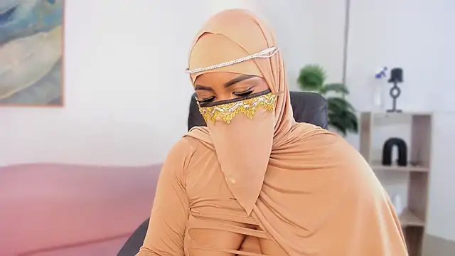 Snapshot of yasmin_elite chatting on October 21, 2025, 9:43 am yasmin elite online show from October 21, 2025, 9:43 am