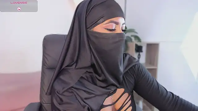 Snapshot of yasmin_elite chatting on November 26, 2025, 9:32 am yasmin elite online show from November 26, 2025, 9:32 am