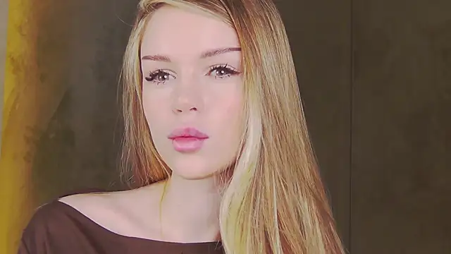 MarilynNova online show from April 16, 2026, 5:19 am