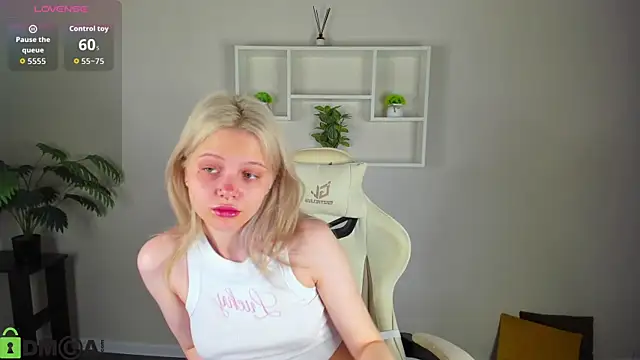 Allice Cox online show from October 3, 2025, 1:13 am