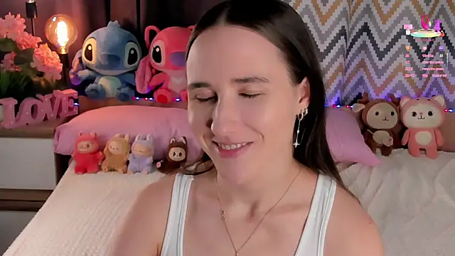 Snapshot of MaudAle chatting on September 23, 2025, 12:57 am MaudAle online show from September 23, 2025, 12:57 am