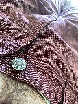 Snapshot of MuzzyFacing chatting on September 27, 2025, 12:43 pm MuzzyFacing online show from September 27, 2025, 12:43 pm