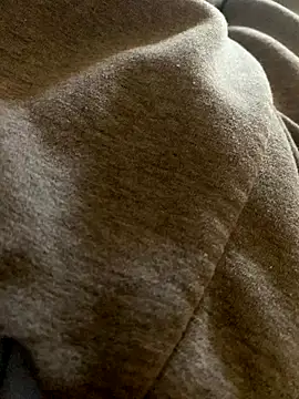 Snapshot of MuzzyFacing chatting on November 26, 2025, 10:27 am MuzzyFacing online show from November 26, 2025, 10:27 am