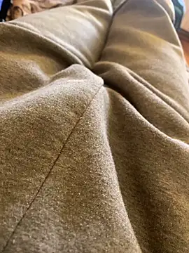 Snapshot of MuzzyFacing chatting on February 2, 2026, 12:04 pm MuzzyFacing online show from February 2, 2026, 12:04 pm