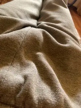 Snapshot of MuzzyFacing chatting on February 21, 2026, 2:07 pm MuzzyFacing online show from February 21, 2026, 2:07 pm