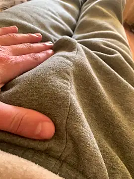 Snapshot of MuzzyFacing chatting on March 16, 2026, 3:05 pm MuzzyFacing online show from March 16, 2026, 3:05 pm