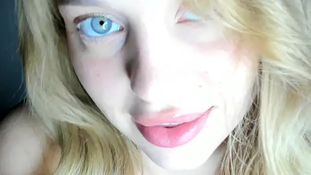 LilyFlamee online show from November 14, 2025, 3:22 pm