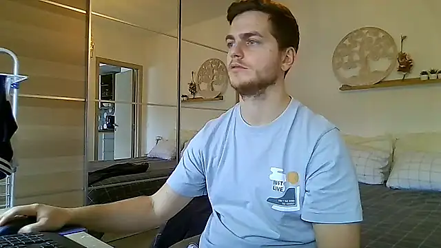 syl01 online show from January 12, 2026, 11:15 am