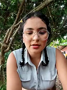 Lily-o online show from October 23, 2025, 8:18 pm