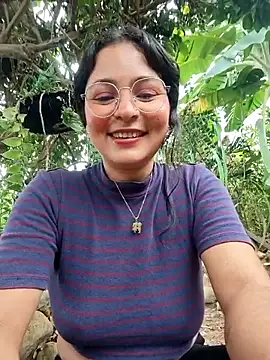 Lily-o online show from November 21, 2025, 3:22 pm