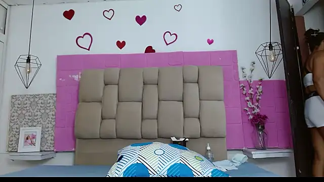 Damary Leon online show from November 10, 2025, 7:02 pm