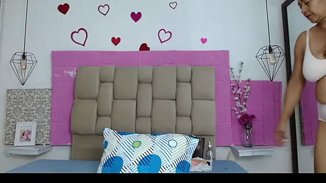 Damary Leon online show from December 1, 2025, 6:57 pm