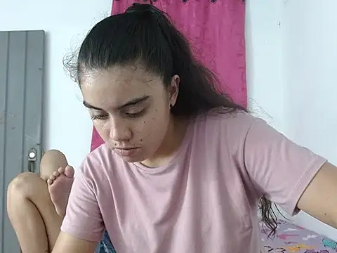 Arieeel 09 online show from November 16, 2025, 7:52 pm