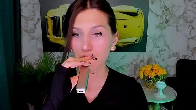 Mollyinyourmind online show from May 4, 2026, 3:57 am