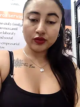 Snapshot of AMATISTA__16 chatting on May 2, 2026, 12:43 pm AMATISTA 16 online show from May 2, 2026, 12:43 pm