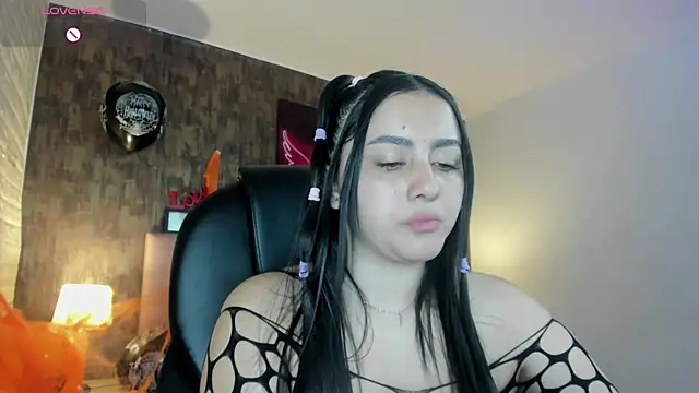 marian  stone online show from October 23, 2025, 6:28 pm