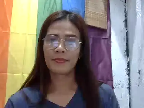 juicycum069 online show from April 5, 2026, 10:56 am