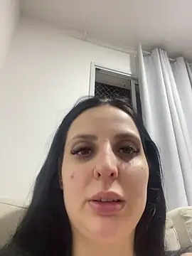 yumi-hot online show from March 19, 2026, 2:15 am