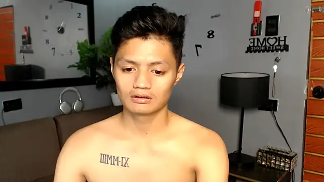 LucasSoYummyy online show from November 18, 2025, 9:58 am