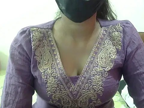 SONIYA 47 online show from March 12, 2026, 3:07 pm