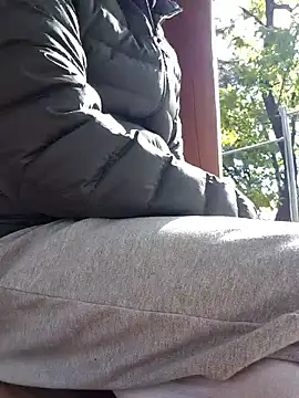 Snapshot of starvingo2002 chatting on November 2, 2025, 4:04 am starvingo2002 online show from November 2, 2025, 4:04 am