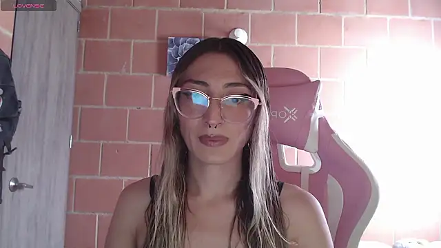 Andrea camilaaa online show from February 10, 2026, 5:17 pm