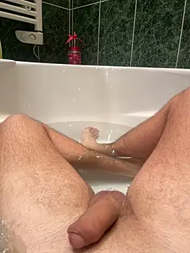 Snapshot of maxxoulax chatting on December 14, 2025, 9:14 am maxxoulax online show from December 14, 2025, 9:14 am