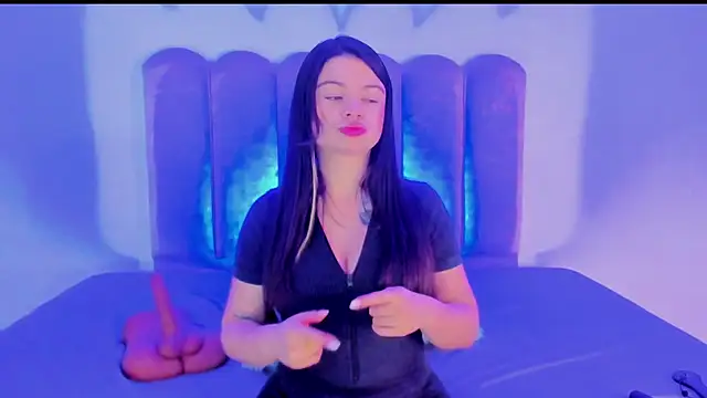 TahliaNovoa online show from April 16, 2026, 3:18 am