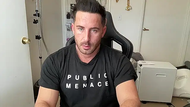 brettmycles28 online show from June 27, 2026, 4:12 pm