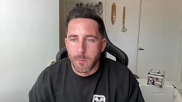 brettmycles28 online show from July 15, 2026, 6:24 pm