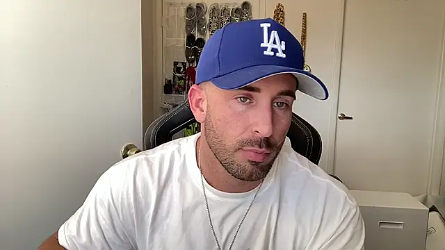 brettmycles28 online show from July 28, 2026, 9:36 pm