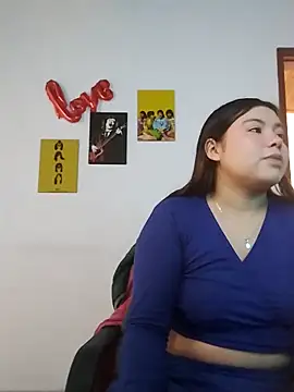 LucyPetit online show from December 3, 2025, 12:47 pm