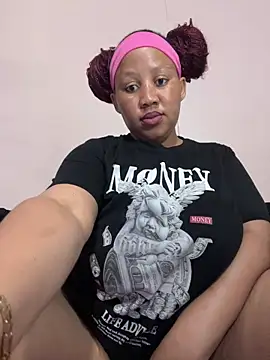 Snapshot of Yellowriider chatting on December 18, 2025, 8:37 pm Yellowriider online show from December 18, 2025, 8:37 pm