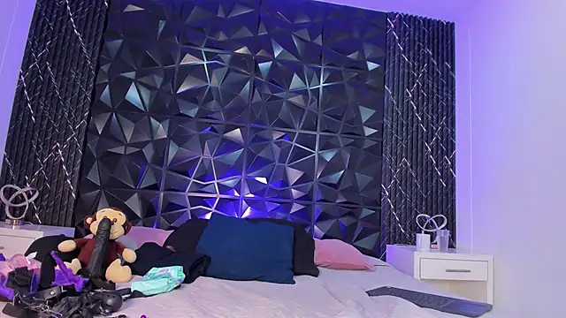 VictoriaSanz  online show from October 8, 2025, 5:27 am