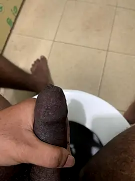 Snapshot of dickfuckerkkk chatting on November 6, 2025, 6:03 am dickfuckerkkk online show from November 6, 2025, 6:03 am